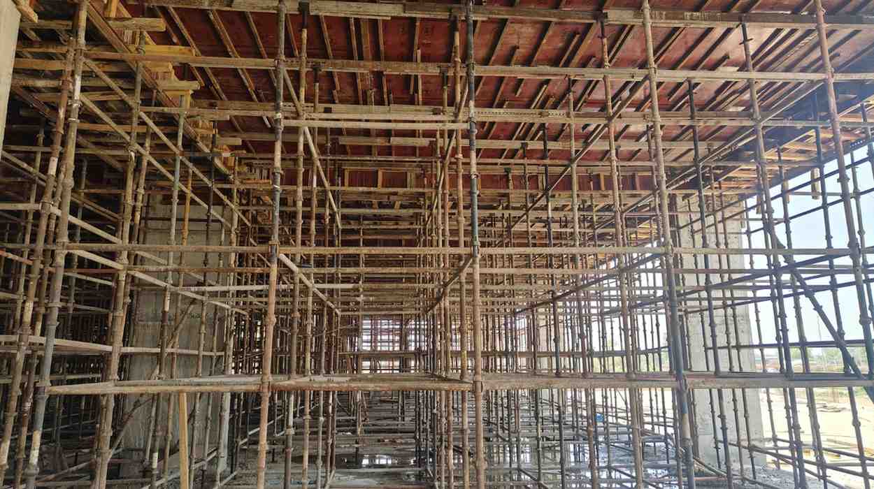 Cuplock scaffolding rental in Surat for construction access